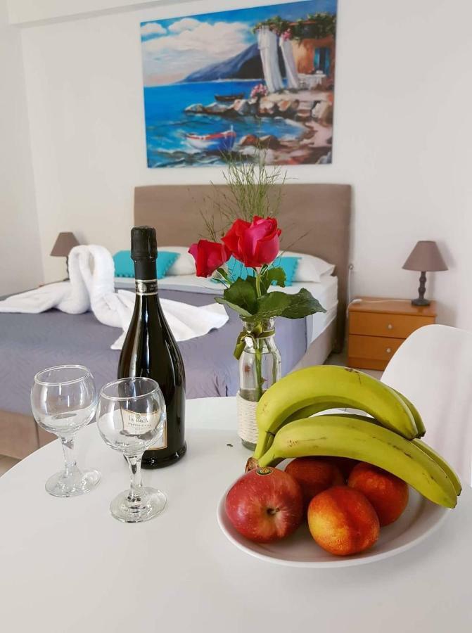 Vrisi Apartments & Villa Pitsidia Eksteriør billede