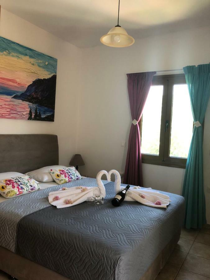 Vrisi Apartments & Villa Pitsidia Eksteriør billede